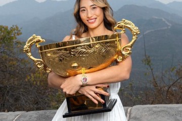 郑钦文中网夺冠美甲出圈！本土美学闪耀国际赛场